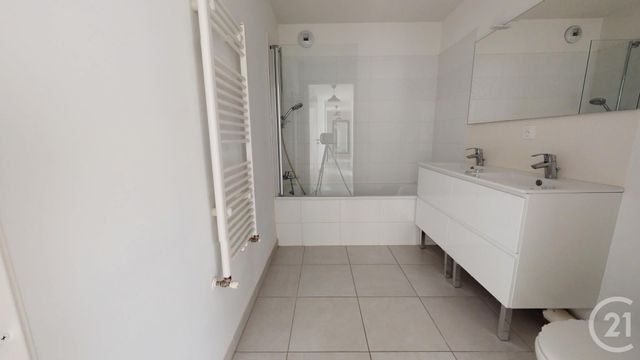 Appartement T4 à vendre - 4 pièces - 93.34 m2 - BOUCAU - 64 - AQUITAINE - Century 21 Berritzea