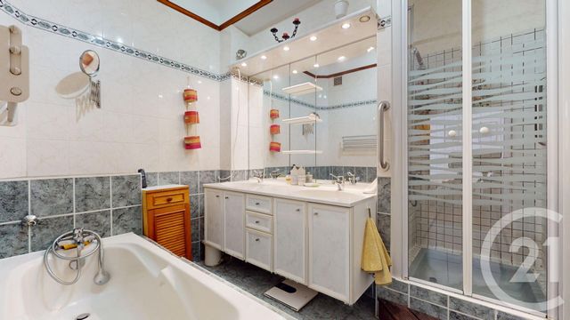 Appartement T4 à vendre - 4 pièces - 115.21 m2 - ANGLET - 64 - AQUITAINE - Century 21 Berritzea