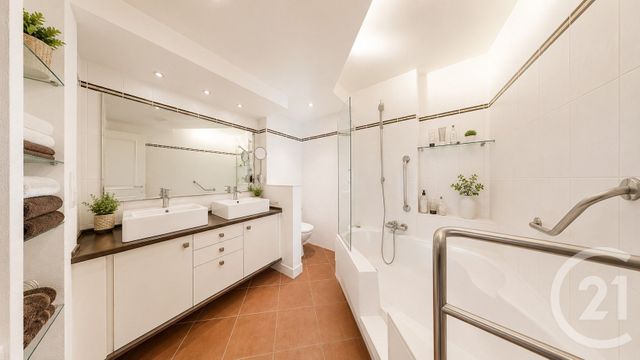 Appartement T5 à vendre - 5 pièces - 111.35 m2 - BIARRITZ - 64 - AQUITAINE - Century 21 Berritzea