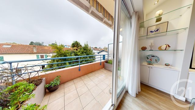 Afficher la photo en grand Appartement F4 à vendre - 4 pièces - 93.37 m2 - BIARRITZ - 64 - AQUITAINE - Century 21 Berritzea