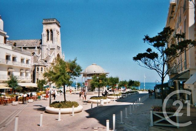 Afficher la photo en grand Appartement F3 à vendre - 3 pièces - 57.0 m2 - BIARRITZ - 64 - AQUITAINE - Century 21 Berritzea