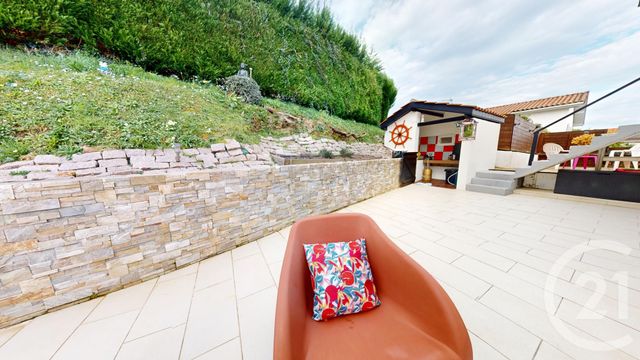 Appartement F5 à vendre - 5 pièces - 121.0 m2 - AHETZE - 64 - AQUITAINE - Century 21 Berritzea